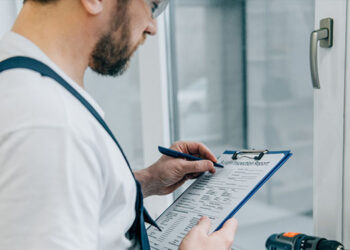 AK vergleicht Stundensätze von Installateuren