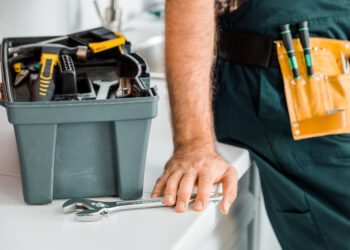 Lange Wartezeiten wegen Handwerkermangel